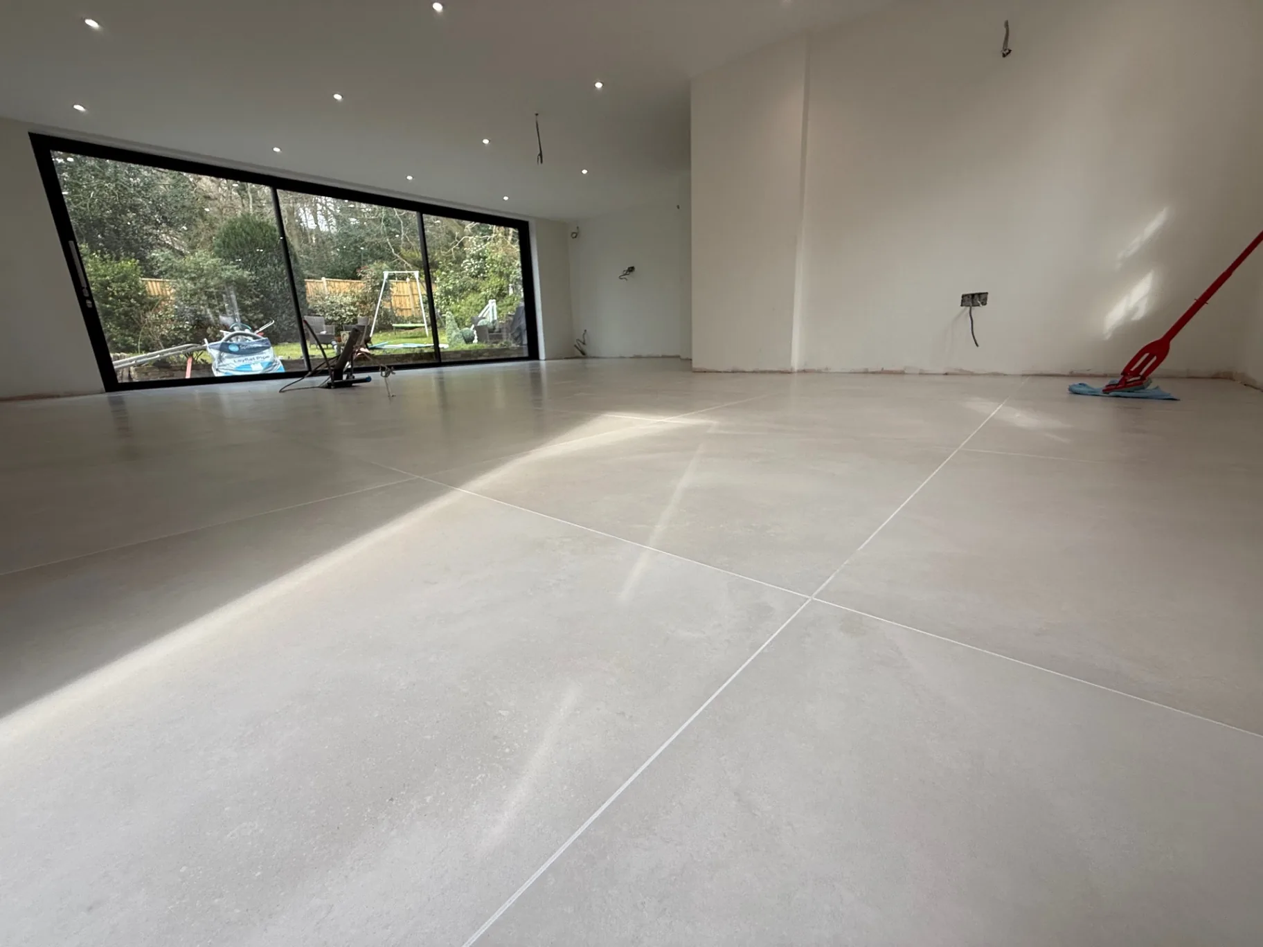 Kitchen end of the extension with laser-aligned joints